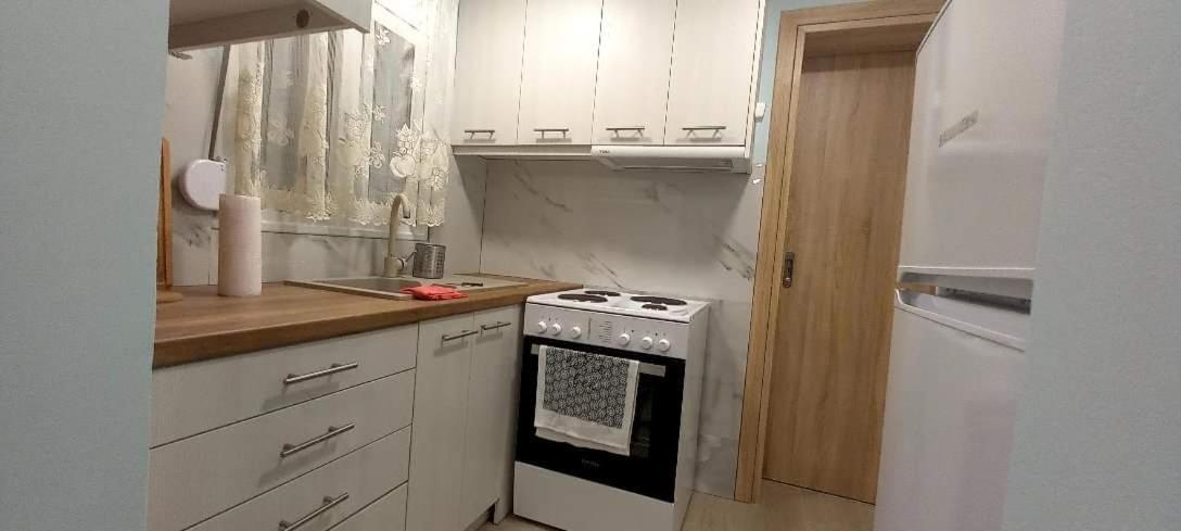 Guesthouse Aggelos Porto Germeno ภายนอก รูปภาพ